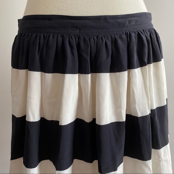 Fossil Black & Cream Stripe 100% Silk Daphne Skirt - Picture 5 of 6